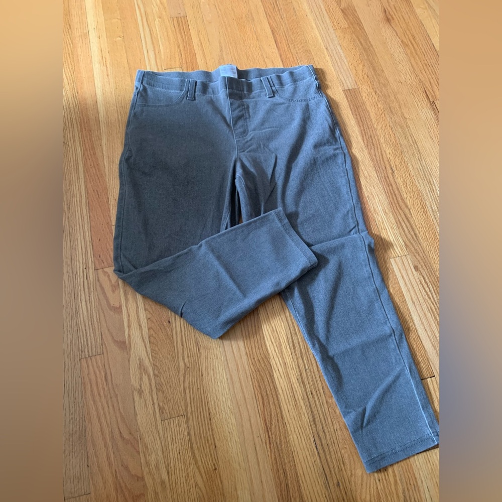 Women’s Serra Capri pants.